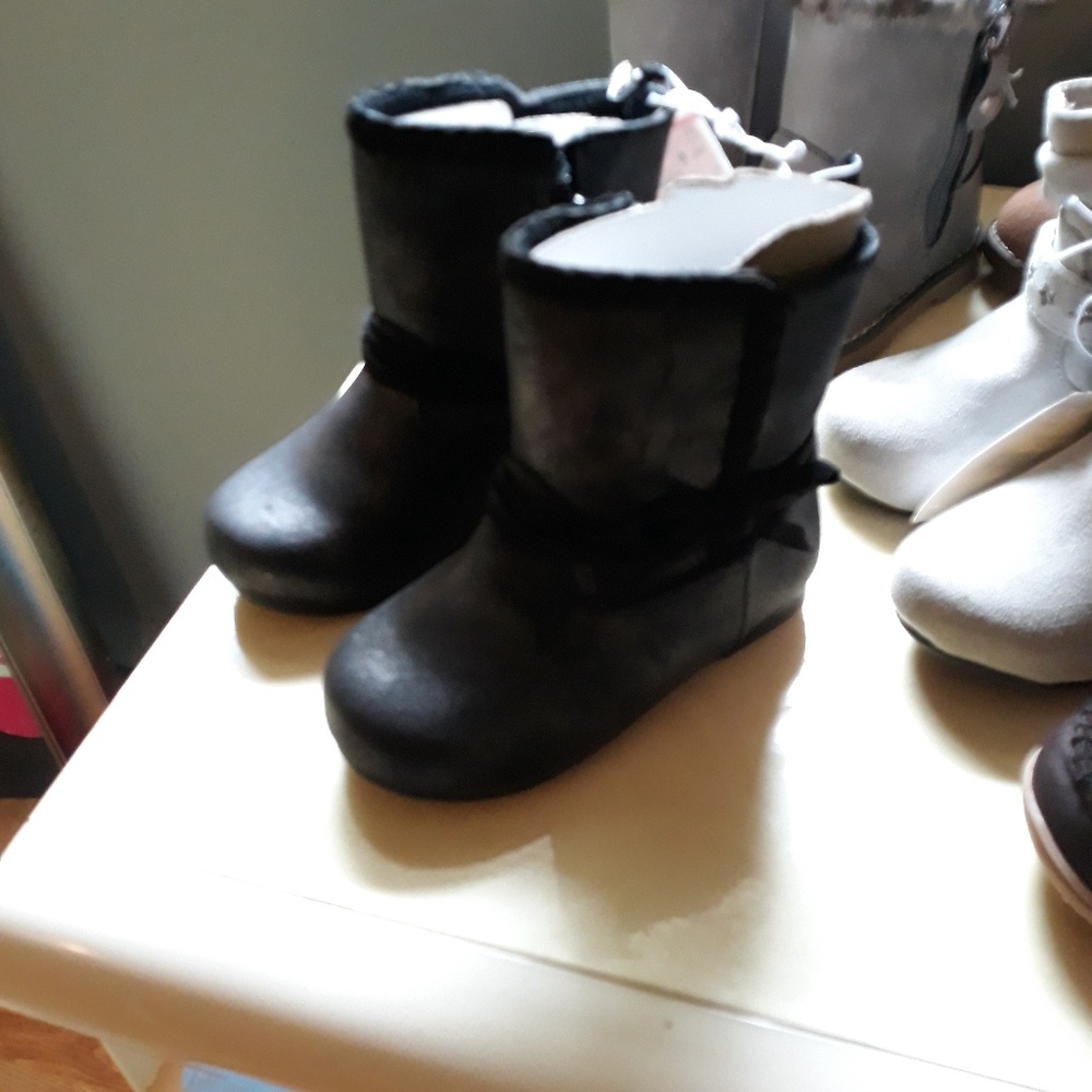 Toddler Girl Boots - Picture 6 of 7